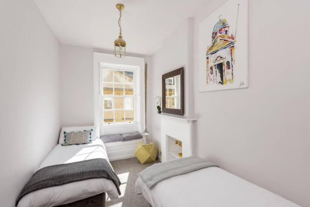 Georgian Apartment Located In The Center Of Bath. Exterior photo